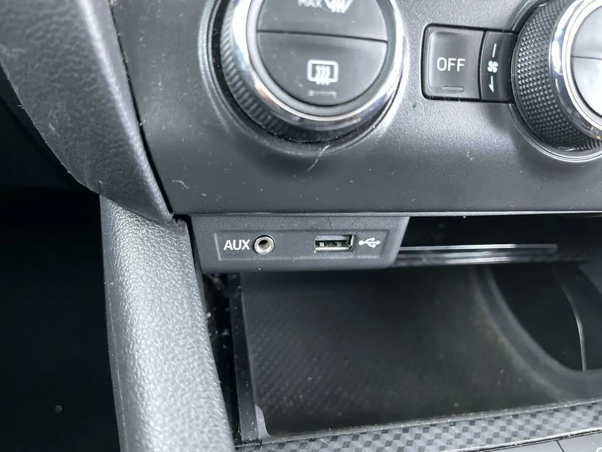 2015-skoda-octavia-20tdi-vrs-estate-dsg-big-42