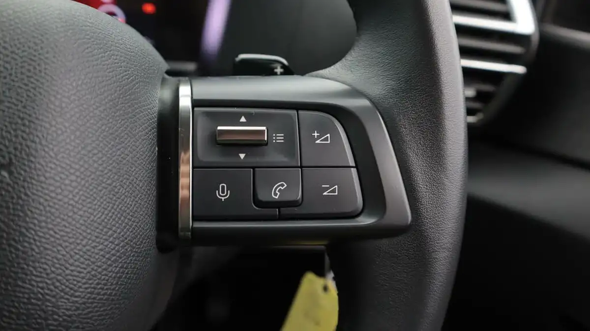 2021-citroen-c4-12-puretech-sense-plus-eat8-big-25