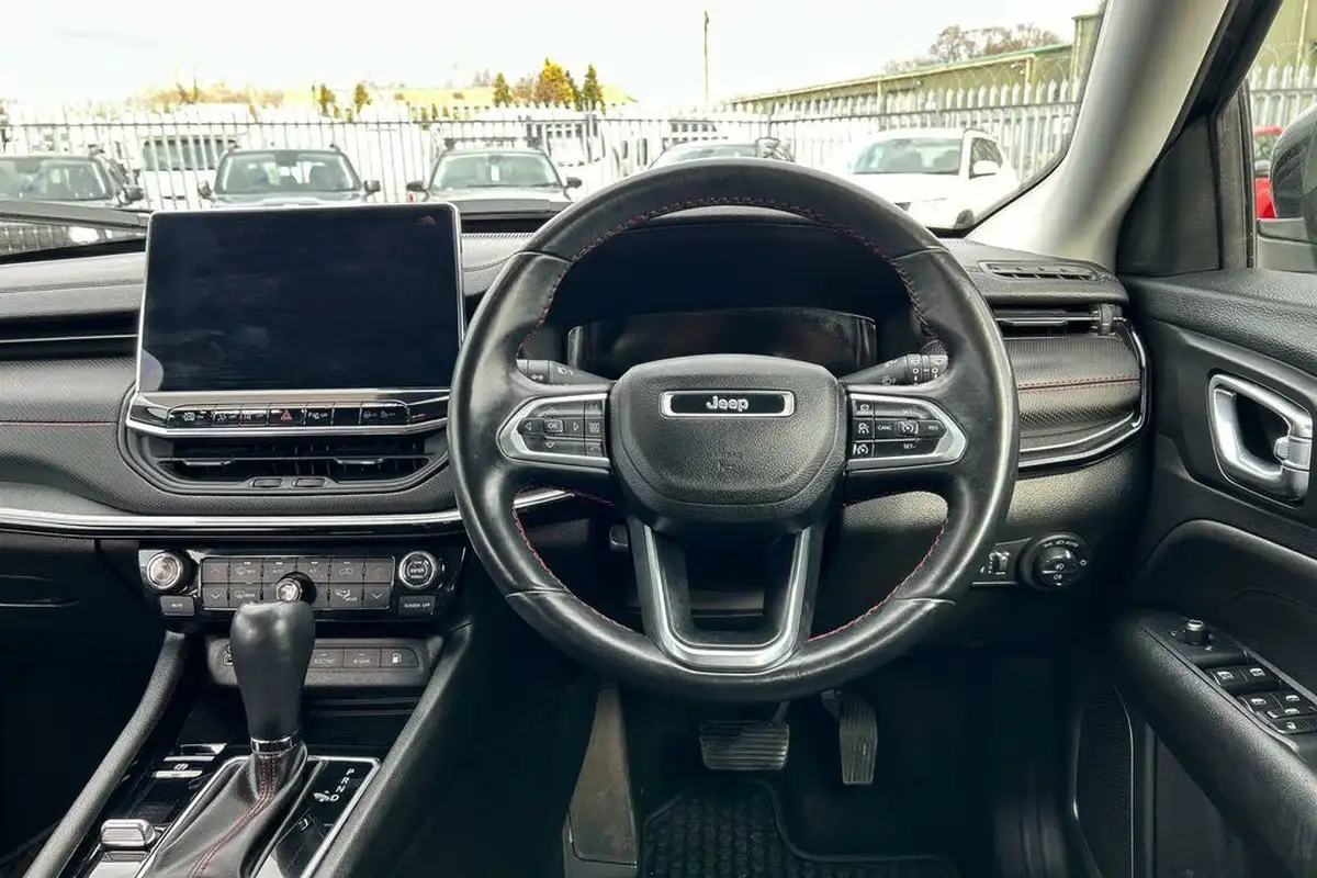 2022-jeep-compass-13-gse-trailhawk-big-14