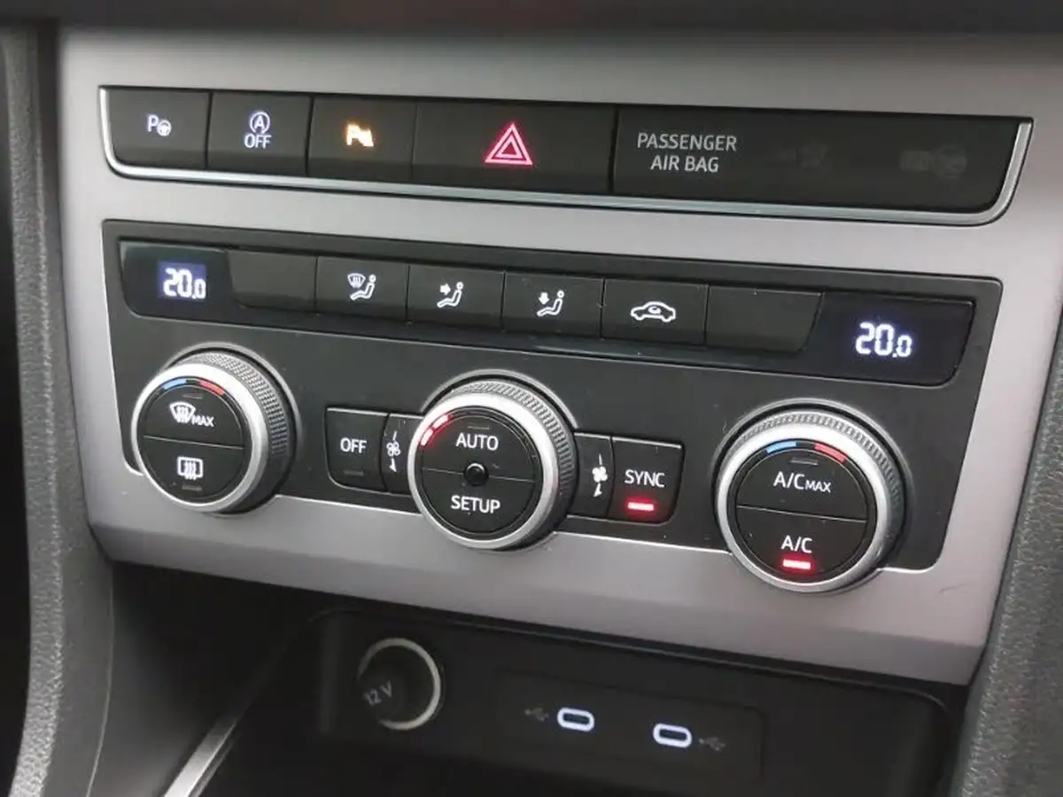 2023-seat-ateca-15-ecotsi-fr-big-13