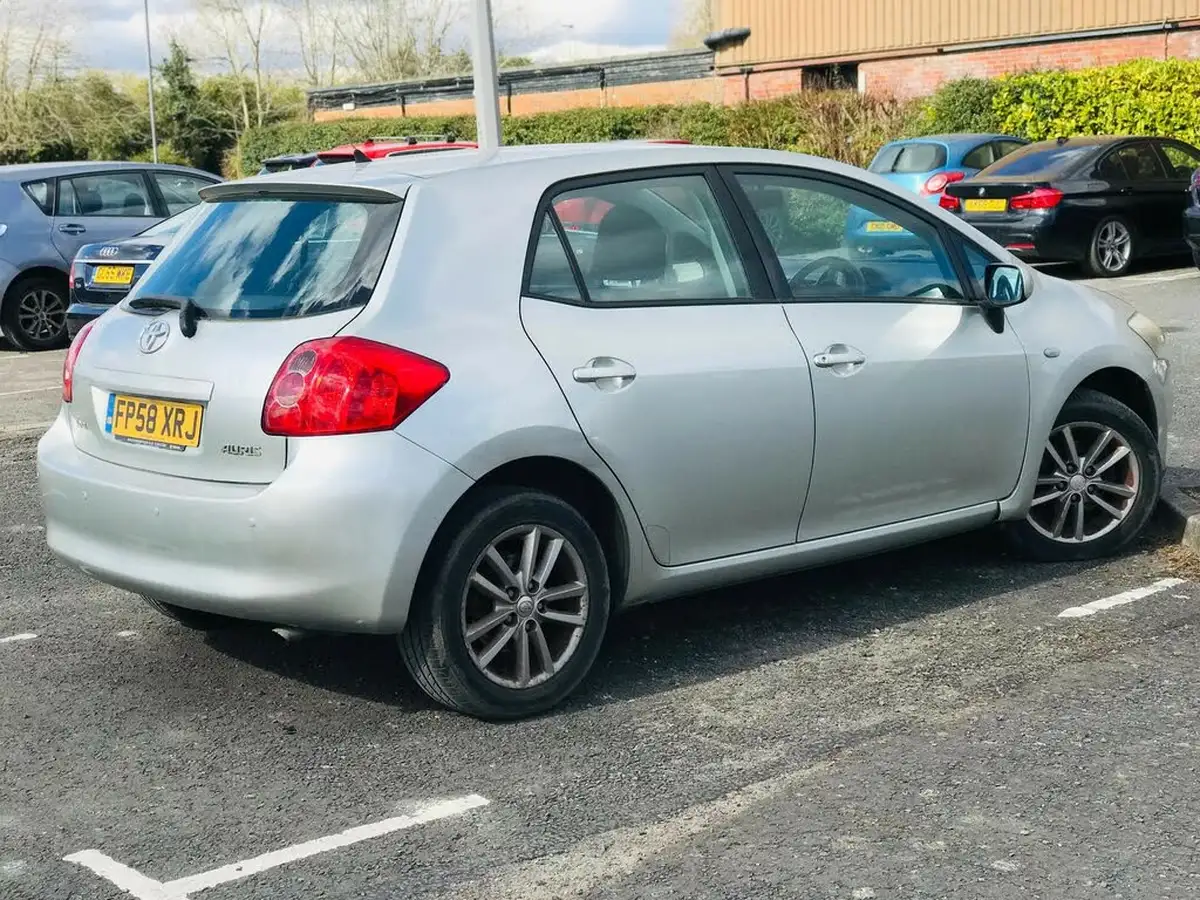 2009-toyota-auris-16-tr-vvt-i-5d-big-2