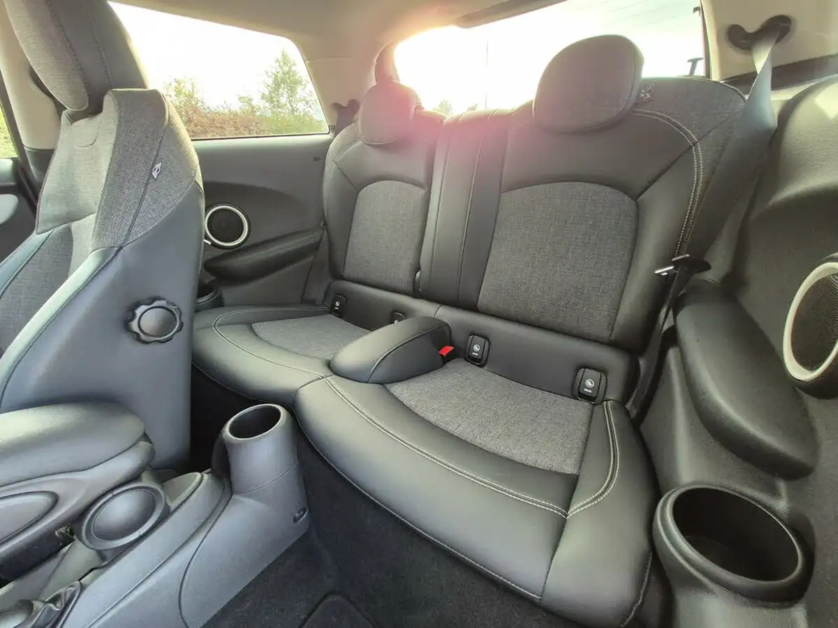 2014-mini-cooper-20-cooper-s-3d-sport-auto-big-14