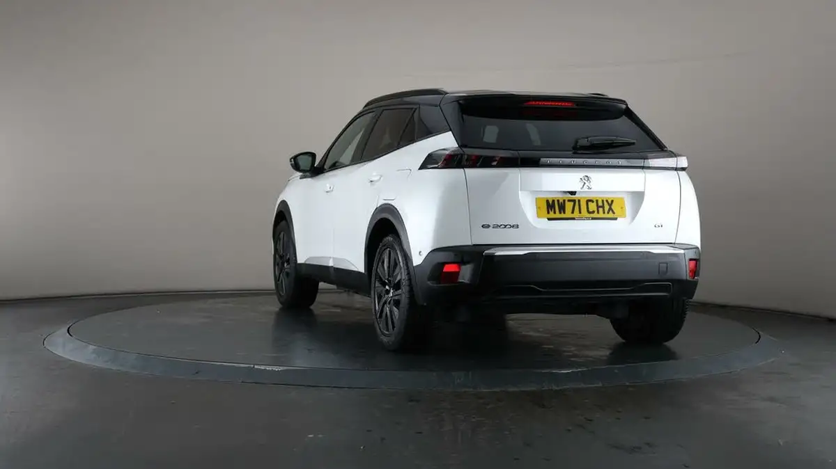 2021-peugeot-2008-suv-e-gt-premium-50kwh-big-48