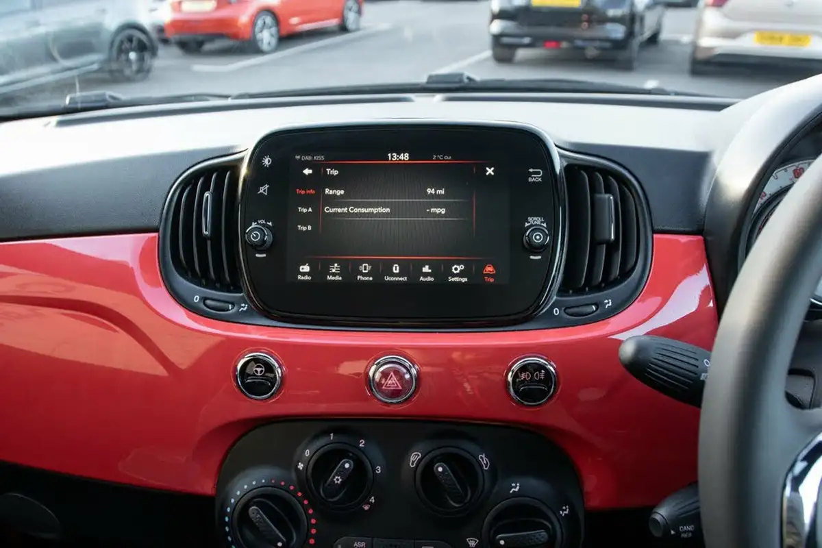 2020-fiat-500-10-lounge-big-29