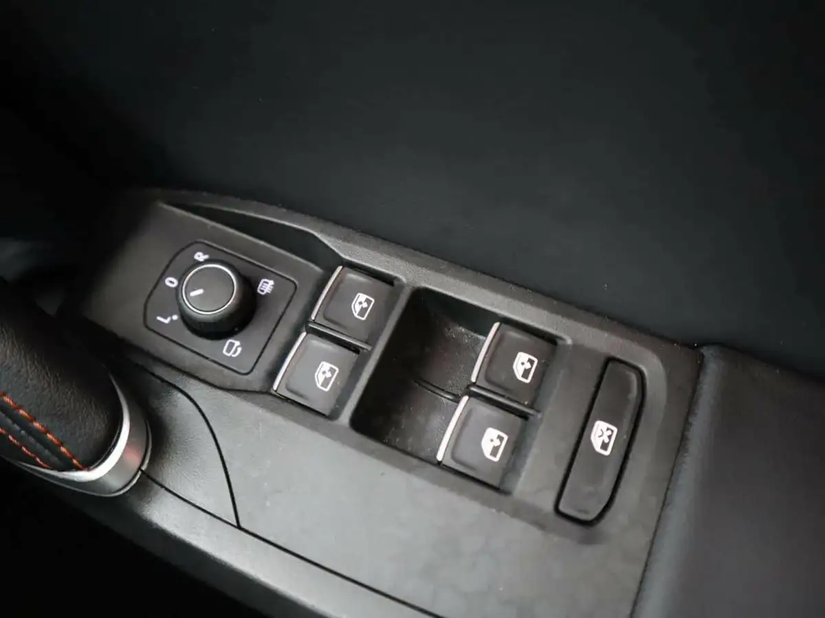2021-seat-leon-15-tsi-evo-fr-sport-130ps-hatchback-big-25