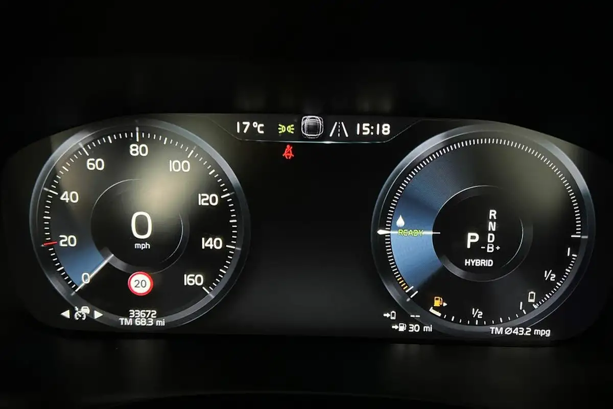 2020-volvo-xc60-20-t8-r-design-big-6