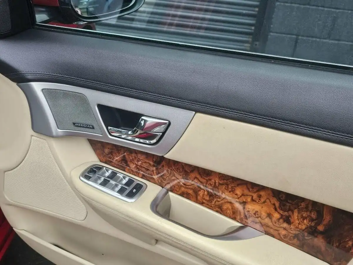 2013-jaguar-xf-30td-s-premium-luxury-ss-saloon-4d-auto-big-15