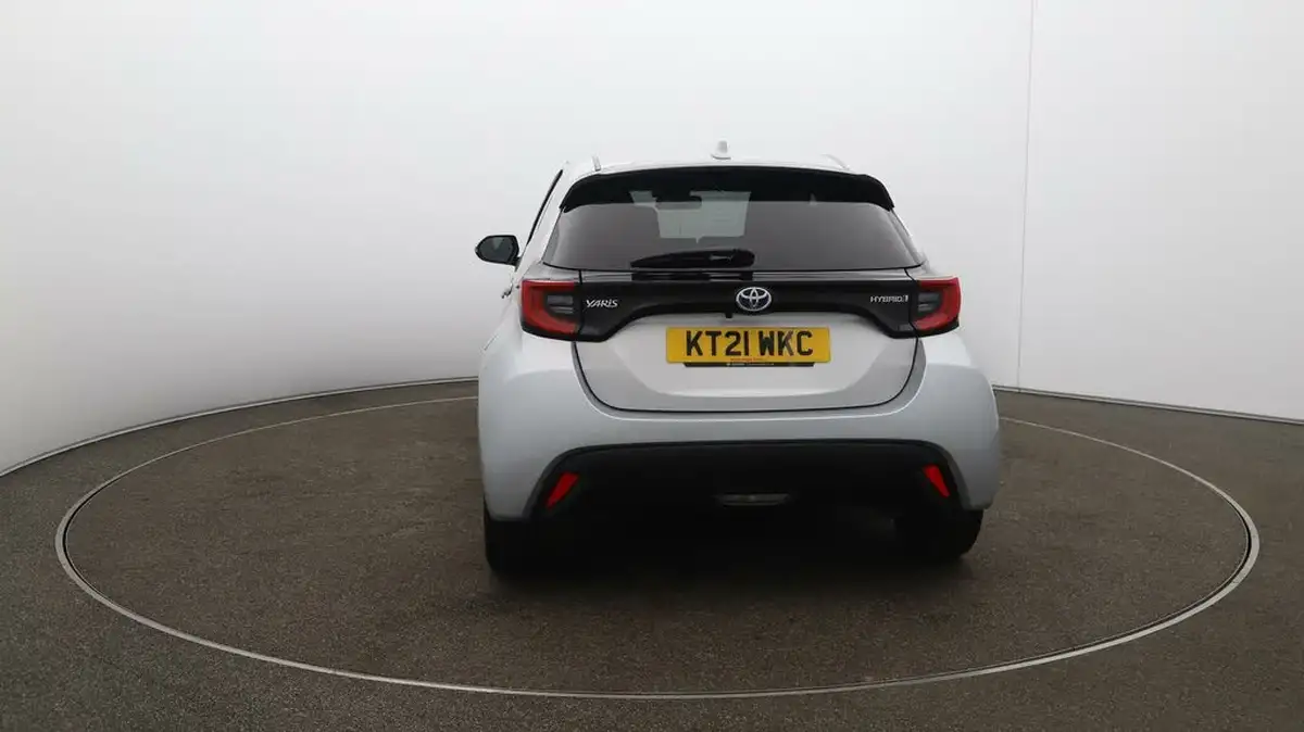 2021-toyota-yaris-15-vvt-i-design-big-52