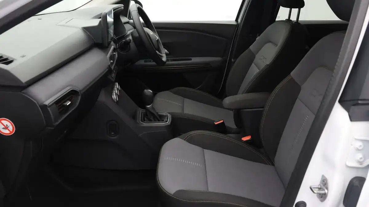2024-dacia-jogger-16-tce-extreme-big-13