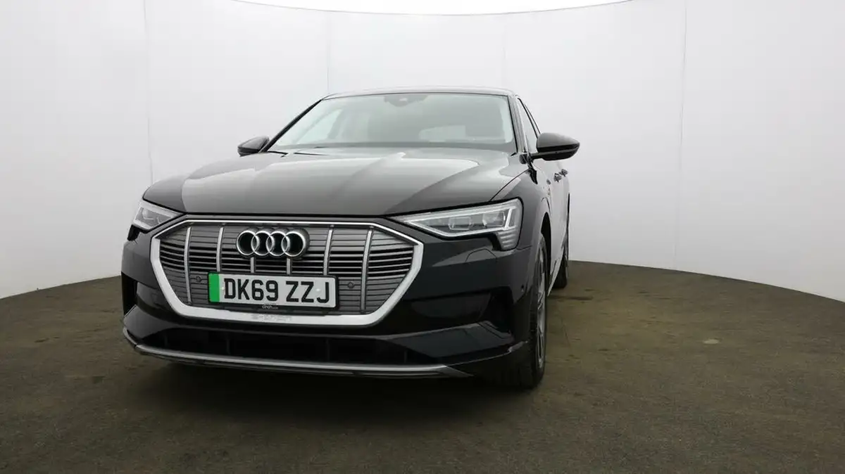 2019-audi-e-tron-55e-big-32