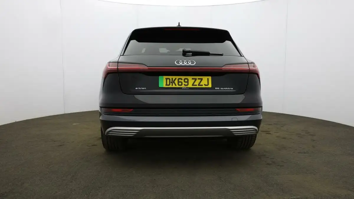 2019-audi-e-tron-55e-big-56