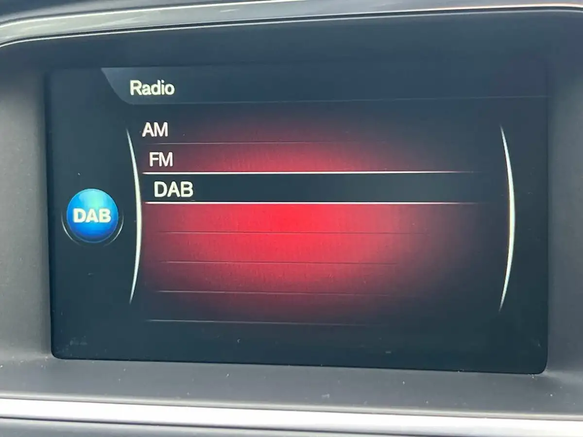 2016-volvo-v40-20td-d3-inscription-big-46