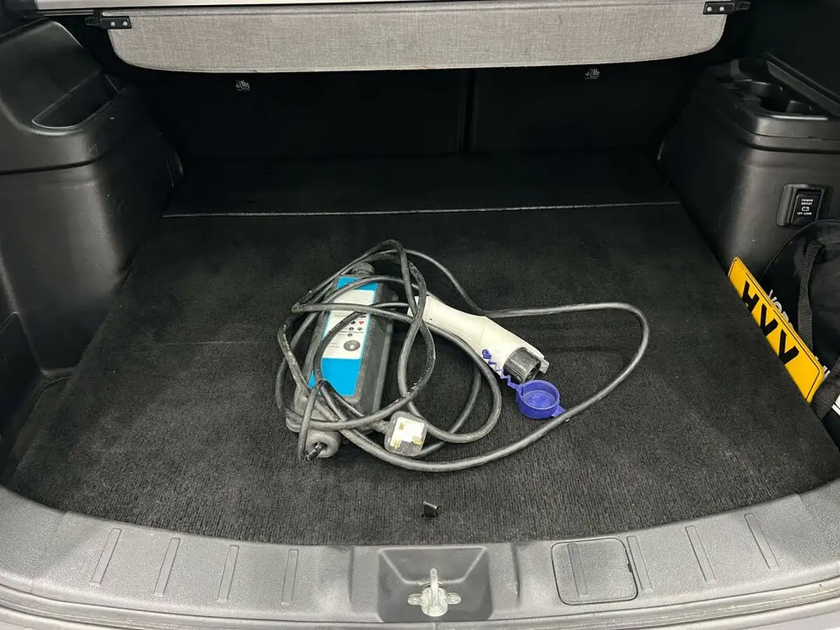 2020-mitsubishi-outlander-24-dynamic-phev-big-46