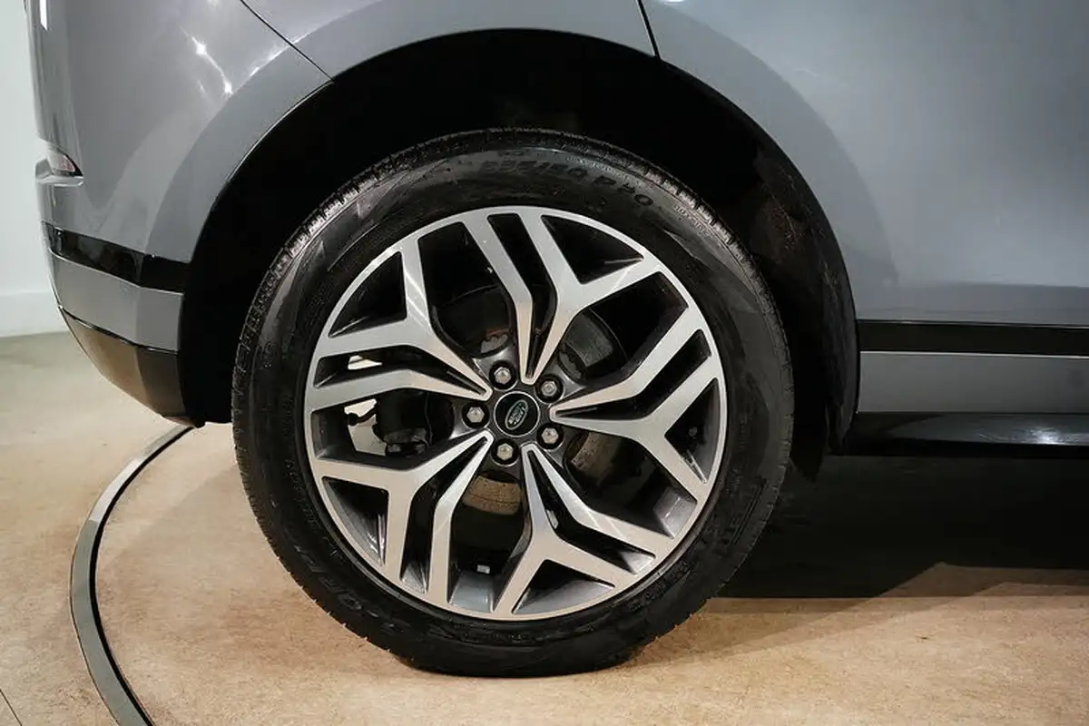2022-land-rover-range-rover-evoque-15-p300e-r-dynamic-hse-big-18