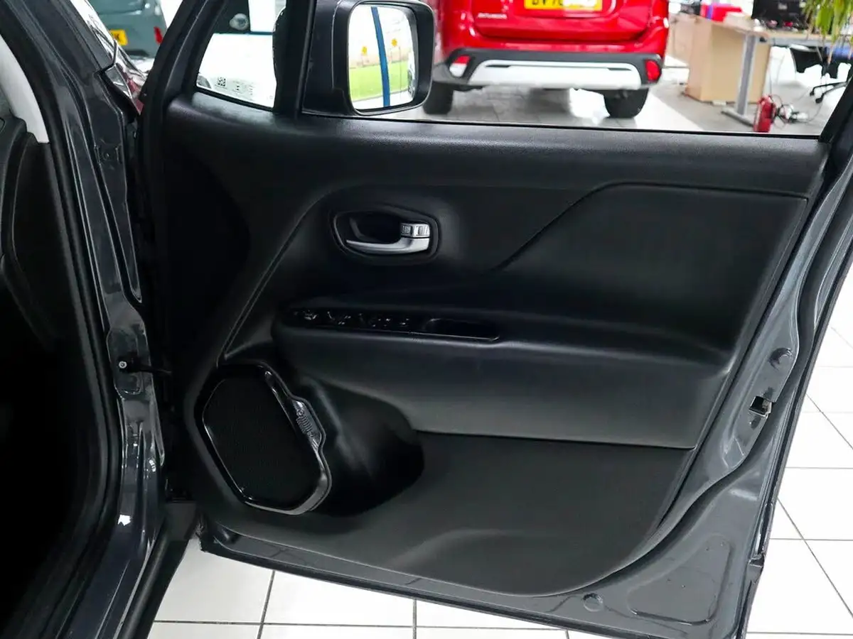 2021-jeep-renegade-10-gse-night-eagle-big-23