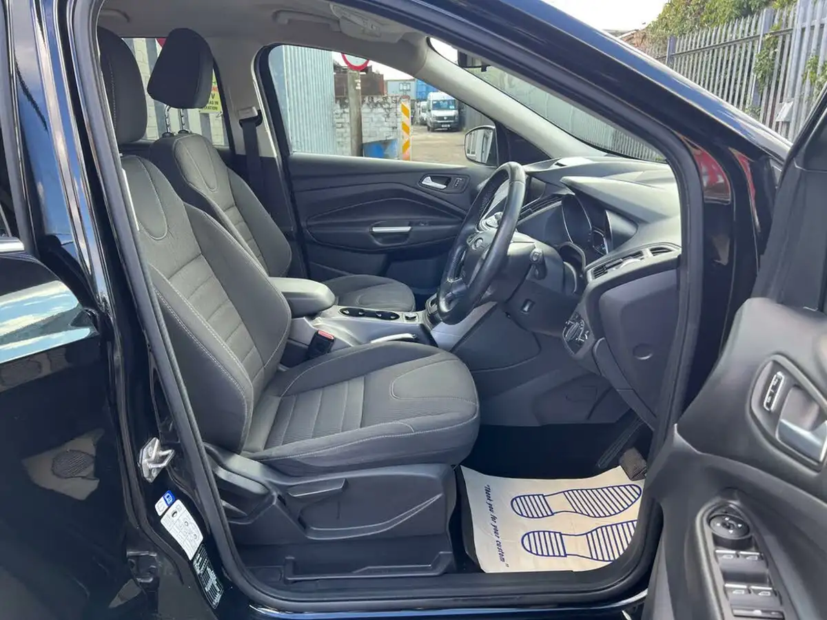 2016-ford-kuga-20tdci-zetec-awd-powershift-big-14