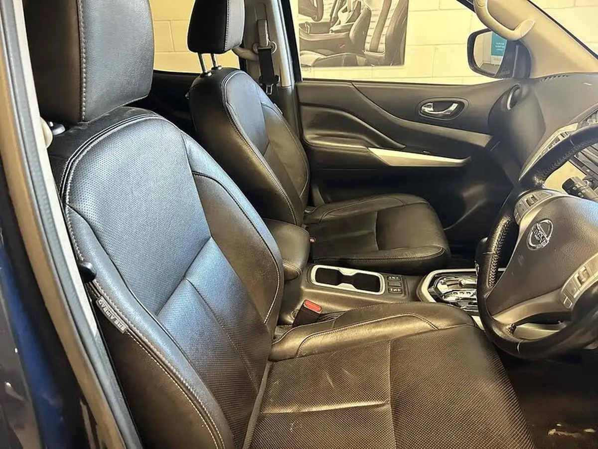2018-nissan-navara-23dci-tekna-auto-big-6