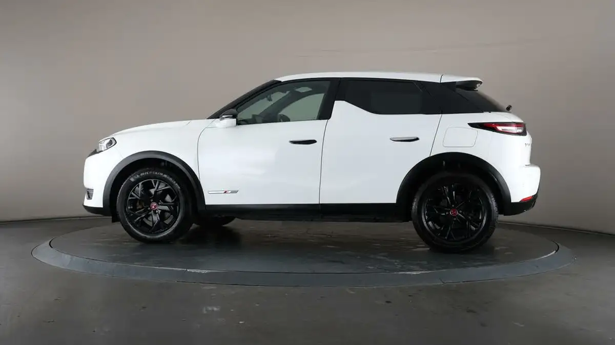 2021-ds-ds-3-crossback-e-tense-performance-line-big-34