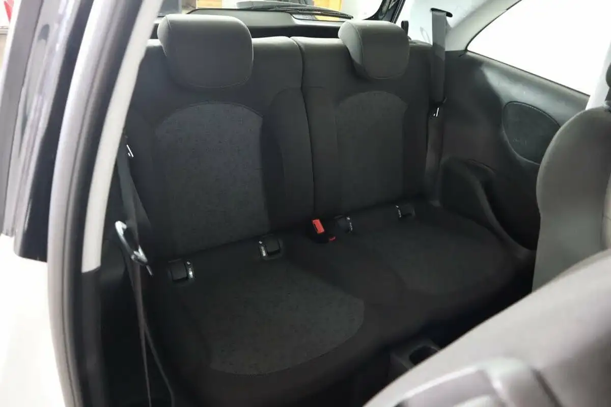 2013-vauxhall-adam-14-jam-87ps-big-36