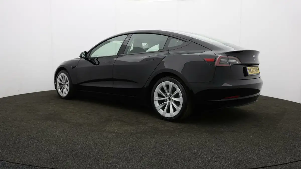 2020-tesla-model-3-e-long-range-big-73