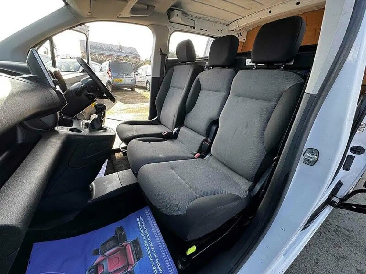 2022-toyota-proace-city-15d-icon-l2-big-33