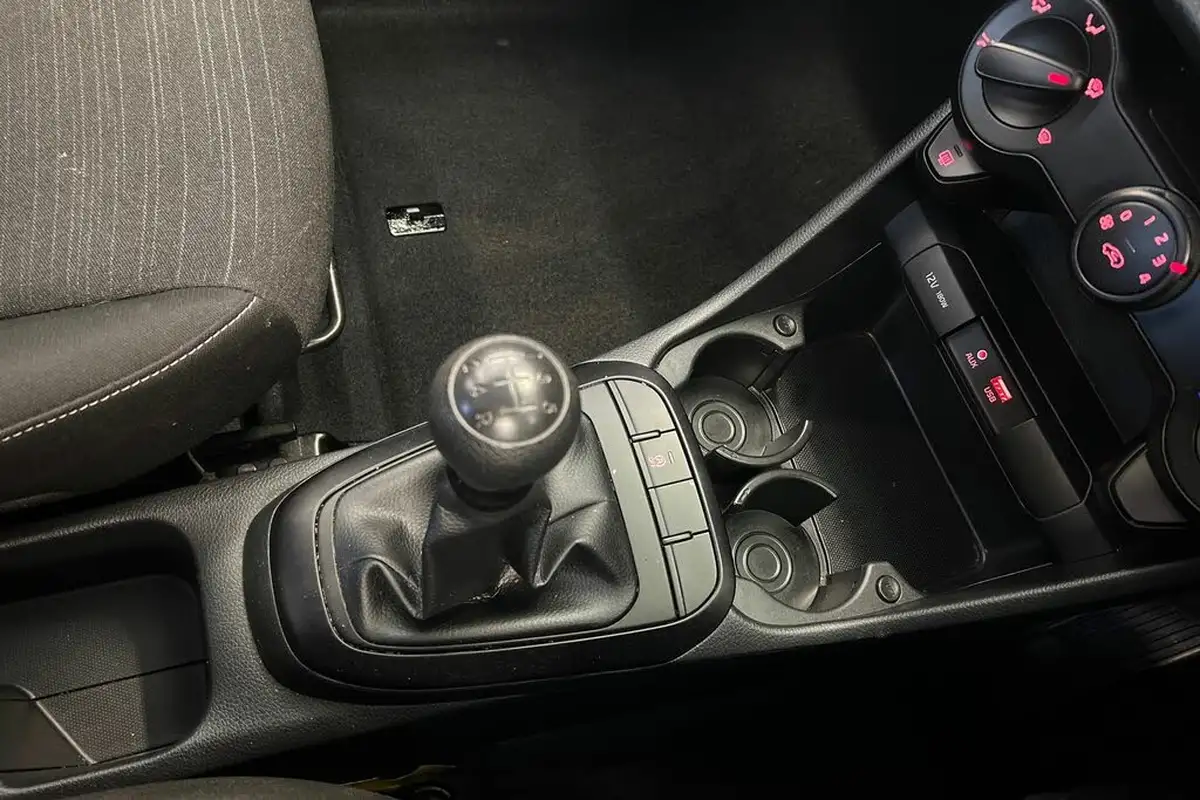 2020-kia-picanto-10-1-4-seats-big-11