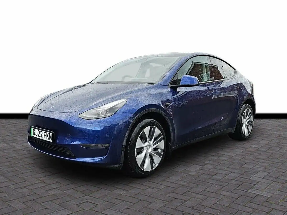 2022-tesla-model-y-e-long-range-big-8