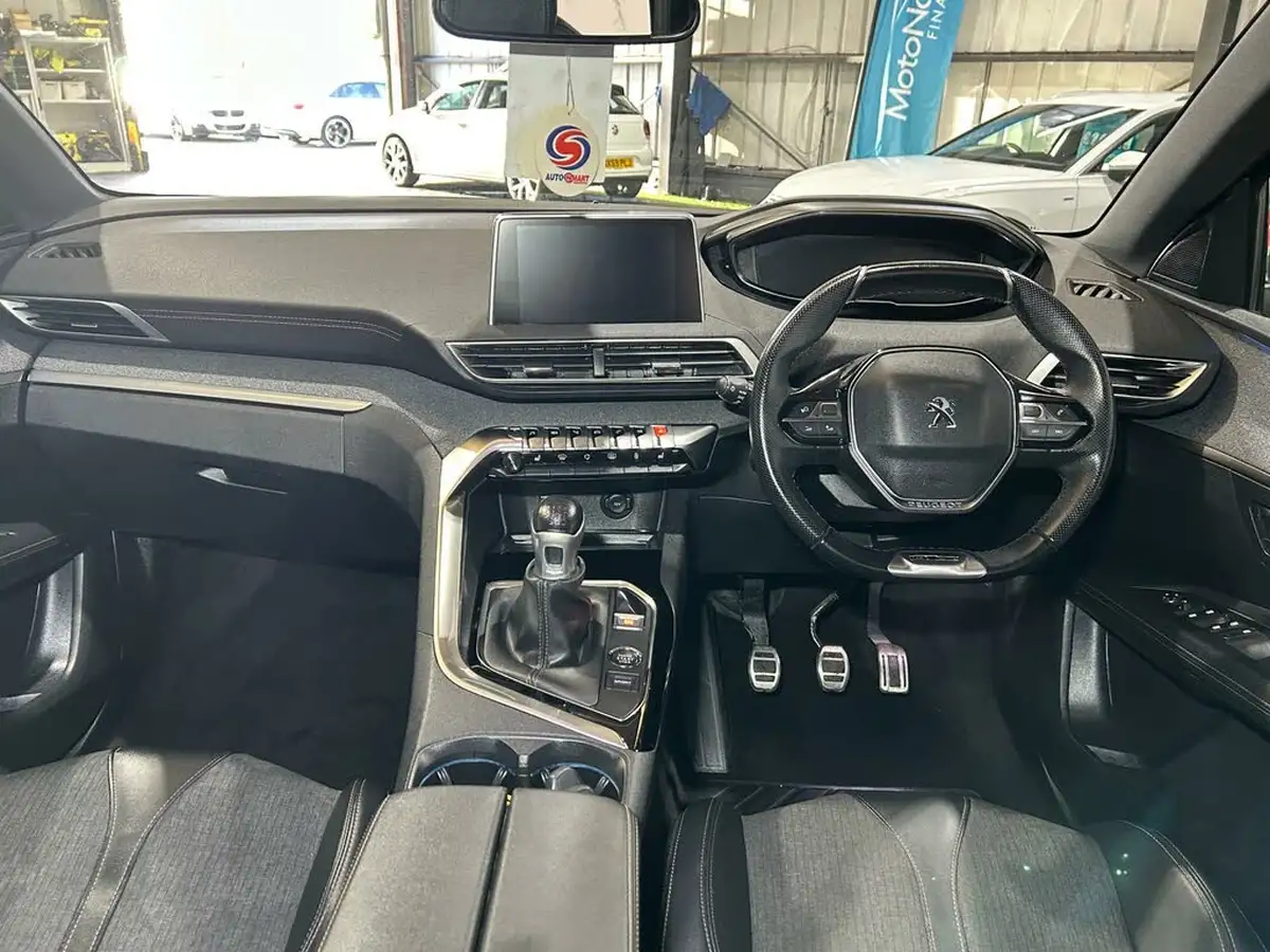 2019-peugeot-3008-suv-12-puretech-gt-line-big-15