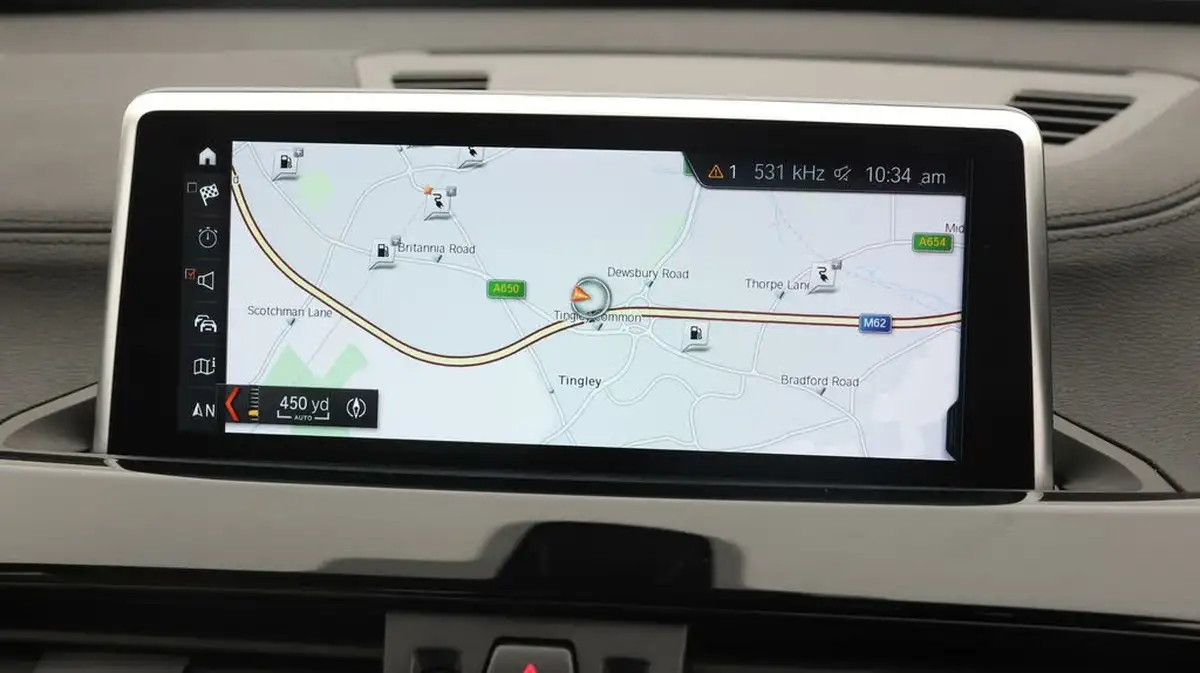 2021-bmw-x1-15-xdrive-25e-phev-xline-big-11