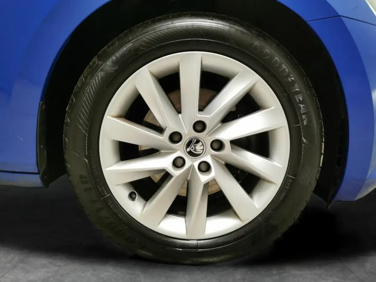 2019-skoda-superb-20tdi-se-technology-estate-big-27