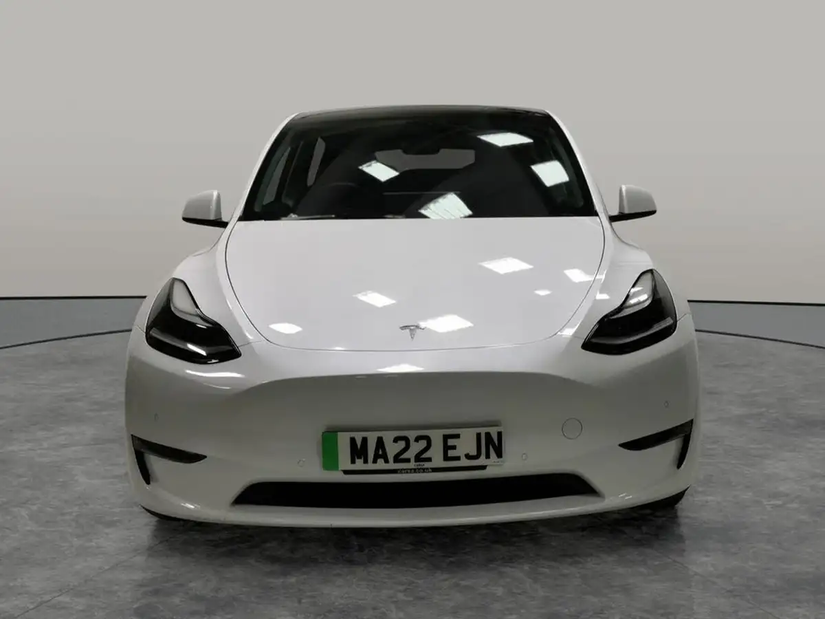 2022-tesla-model-y-e-long-range-big-13