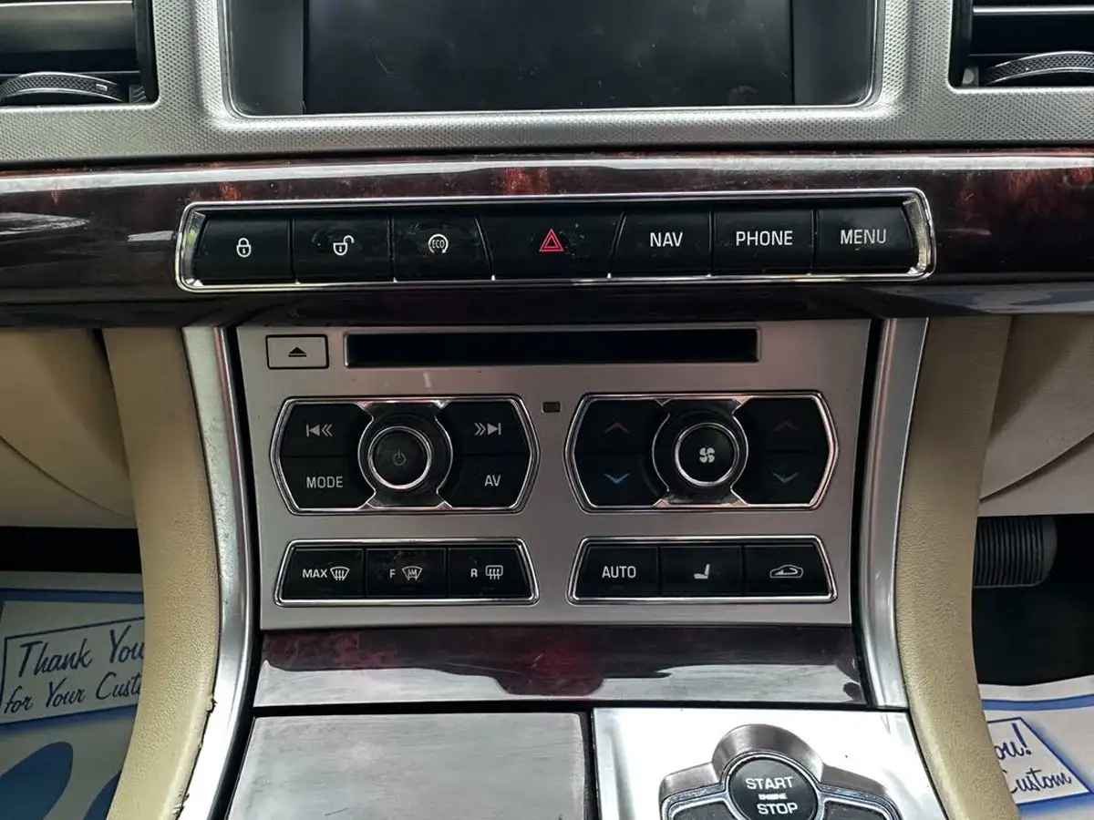 2012-jaguar-xf-22td-luxury-190ps-saloon-4d-auto-big-36