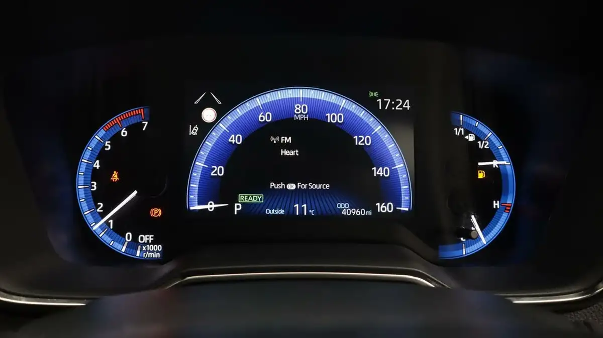 2021-toyota-corolla-18-vvt-i-excel-trk-hatchback-big-10
