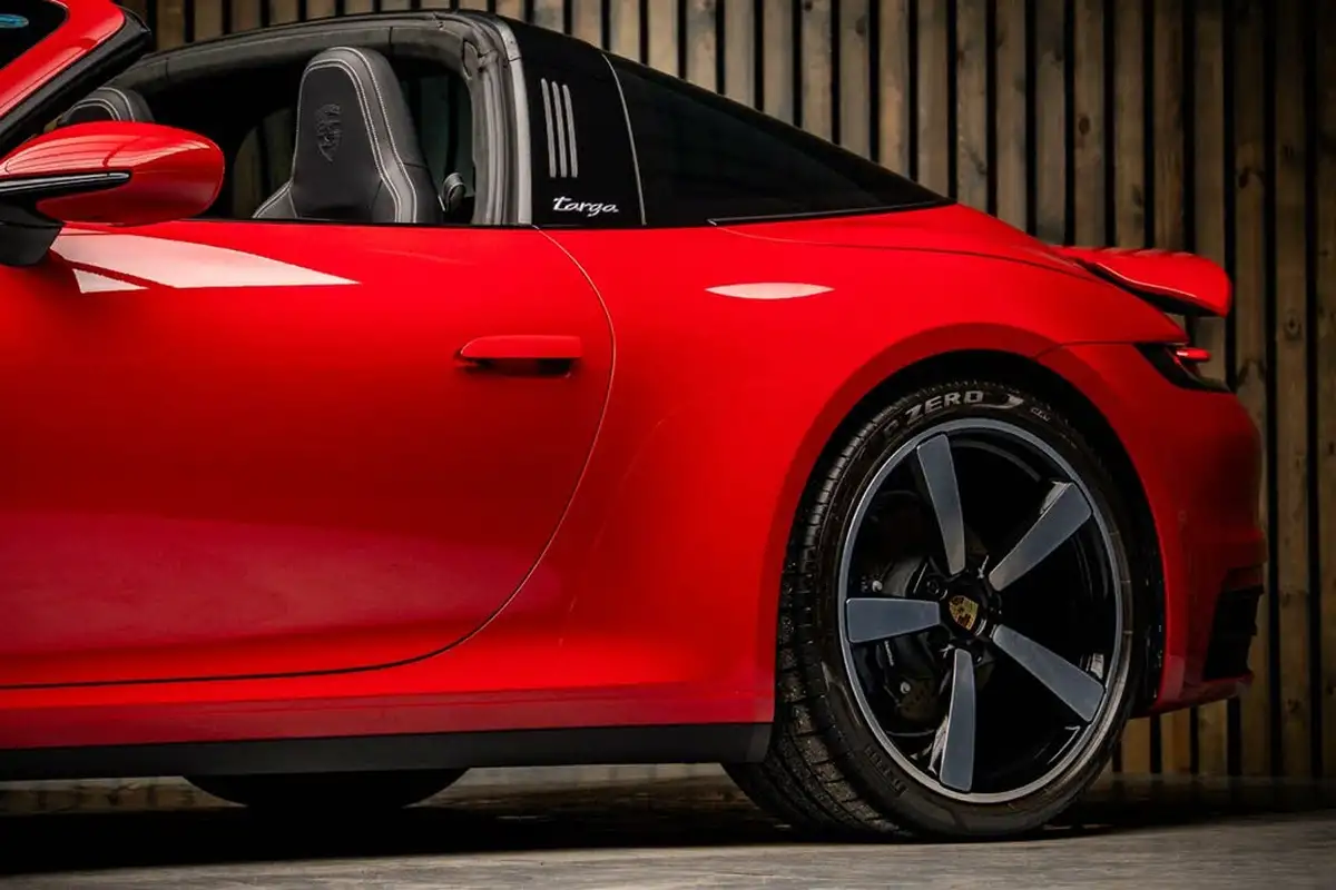 2023-porsche-911-30-targa-4-big-16