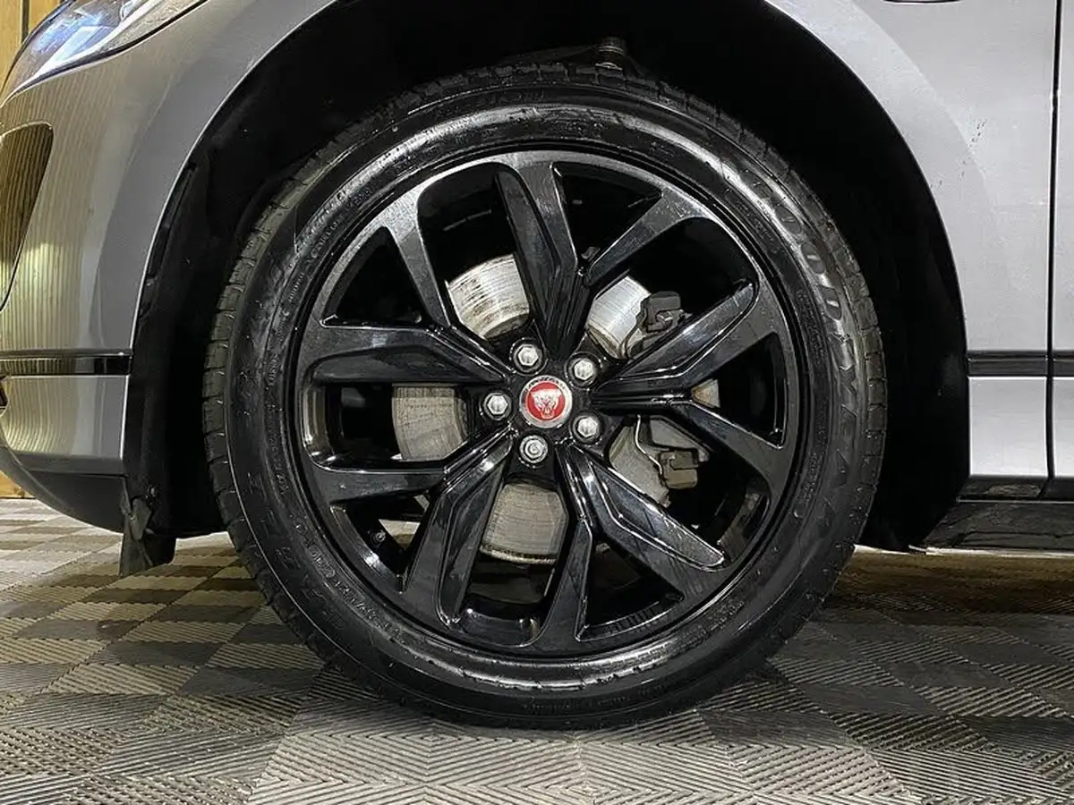 2022-jaguar-i-pace-ev400-hse-black-big-35
