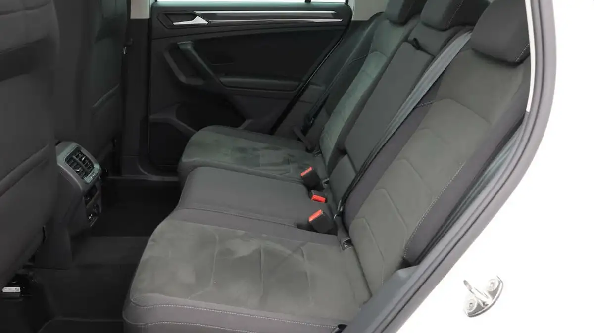 2020-volkswagen-tiguan-15-tsi-elegance-big-16