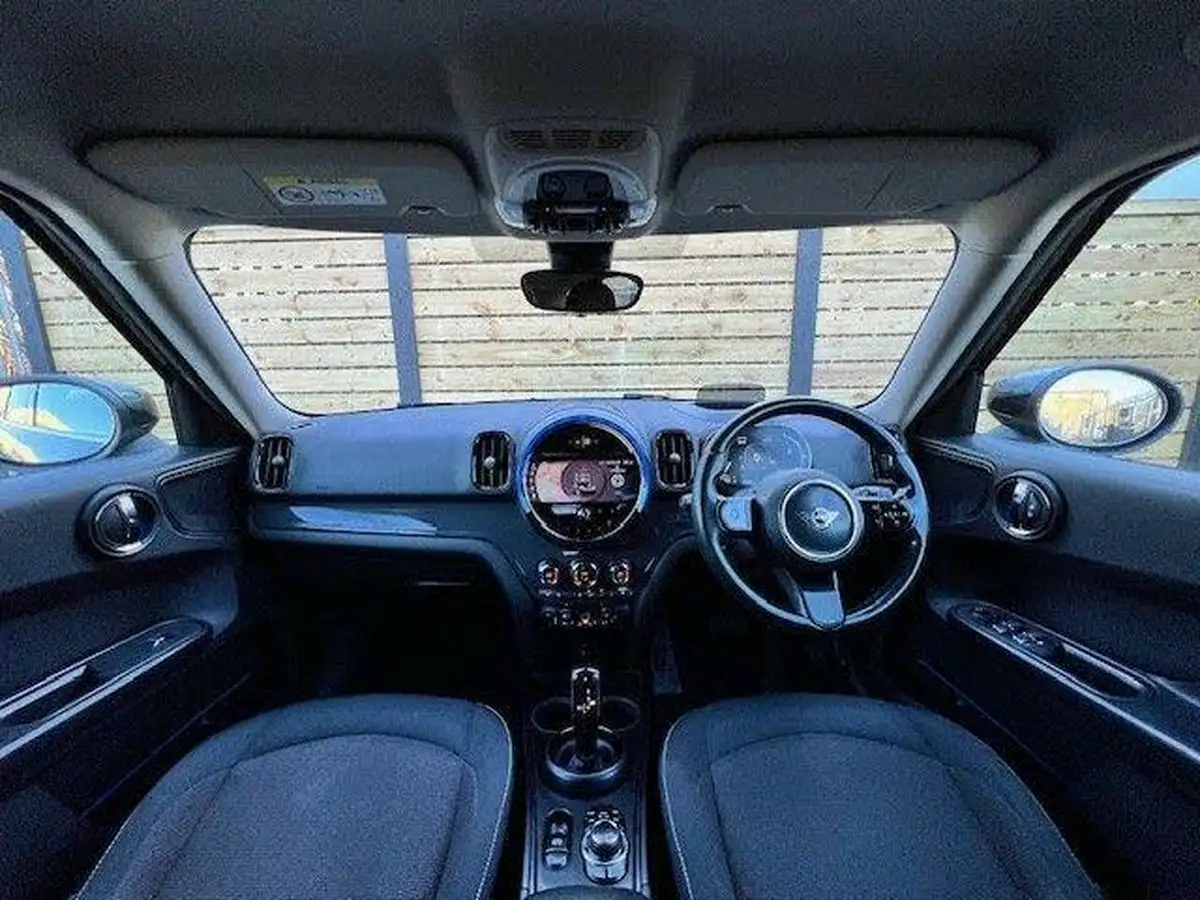 2021-mini-countryman-15-cooper-classic-auto-big-2