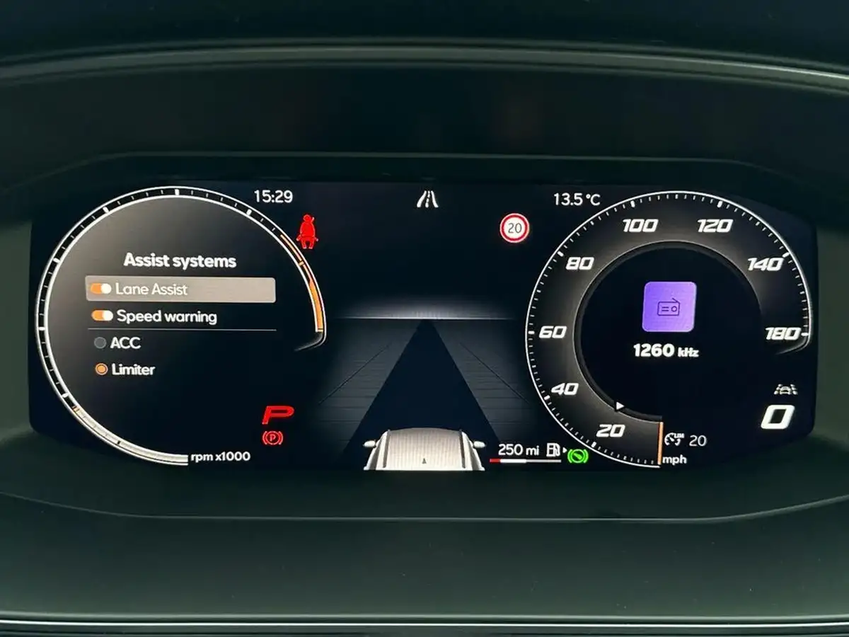 2024-cupra-leon-nf-15-etsi-v2-estate-big-36