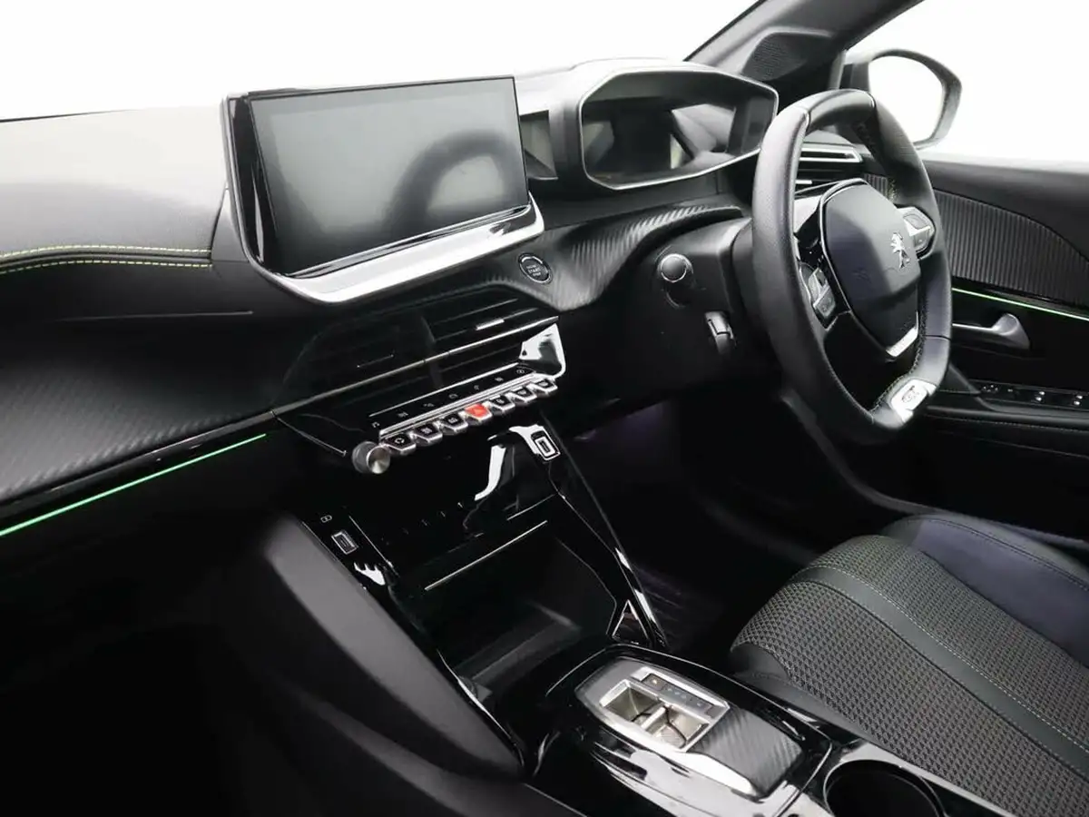 2023-peugeot-208-e-gt-136ps-50kwh-big-8