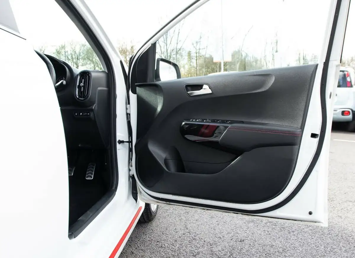 2019-kia-picanto-125-gt-line-big-13