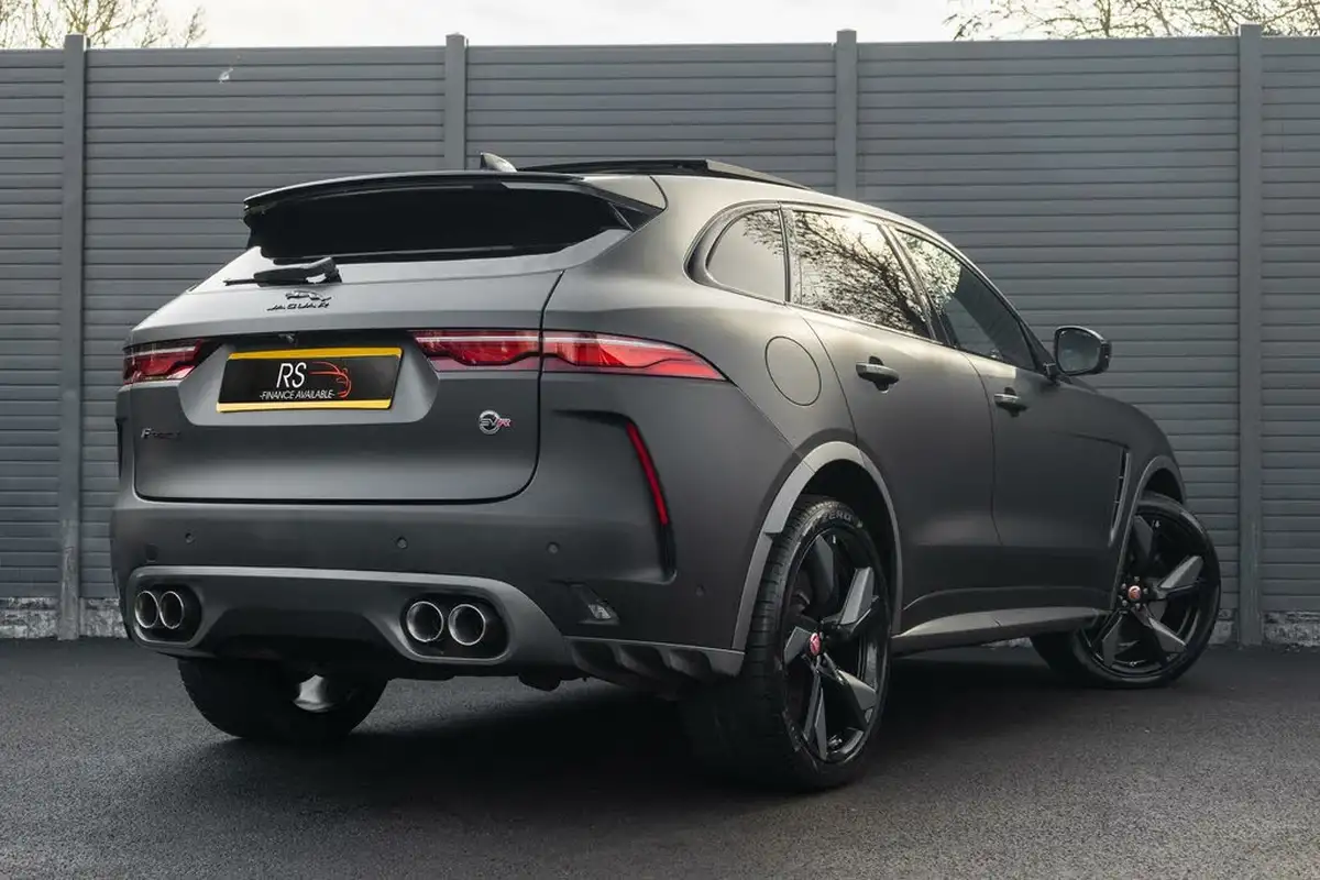 2021-jaguar-f-pace-50-v8-svr-big-18