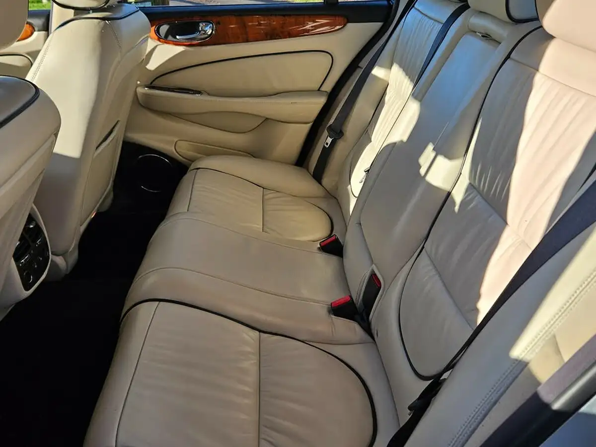 2008-jaguar-xj-series-27td-xj-sovereign-204bhp-auto-big-19
