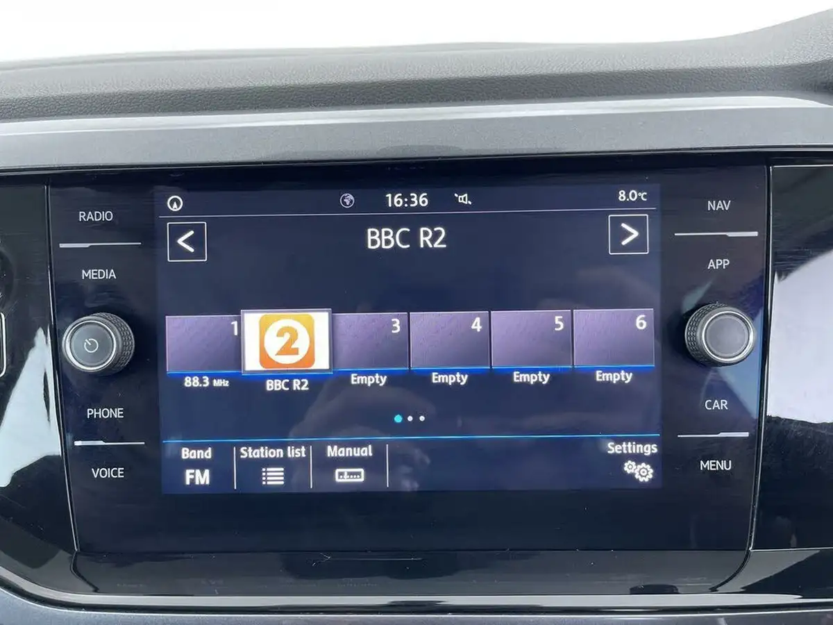 2019-volkswagen-polo-10-tsi-sel-big-39
