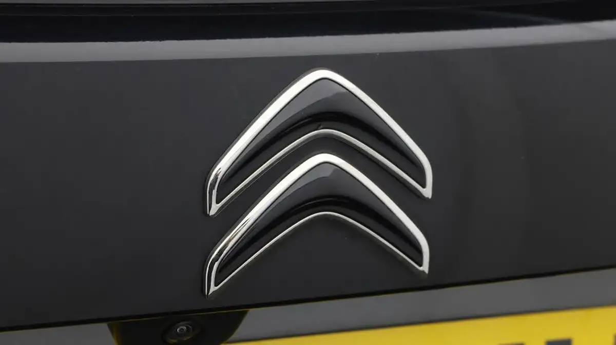 2021-citroen-c4-12-puretech-shine-plus-130ps-big-21