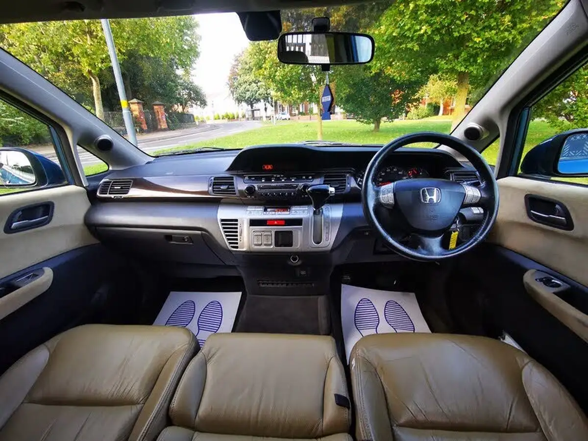 2007-honda-fr-v-18-ex-auto-big-1