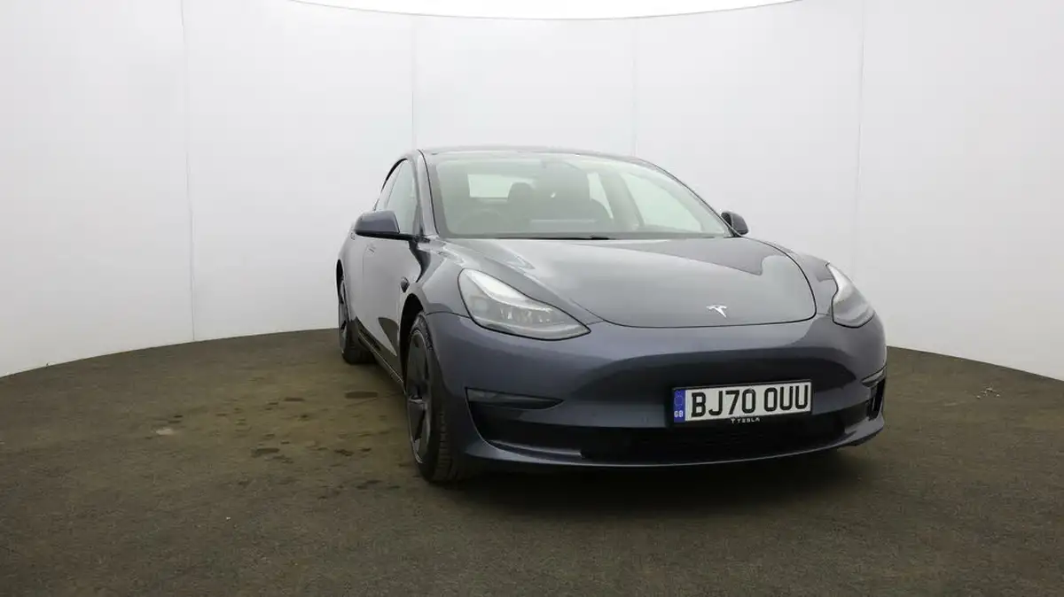 2020-tesla-model-3-e-long-range-big-37