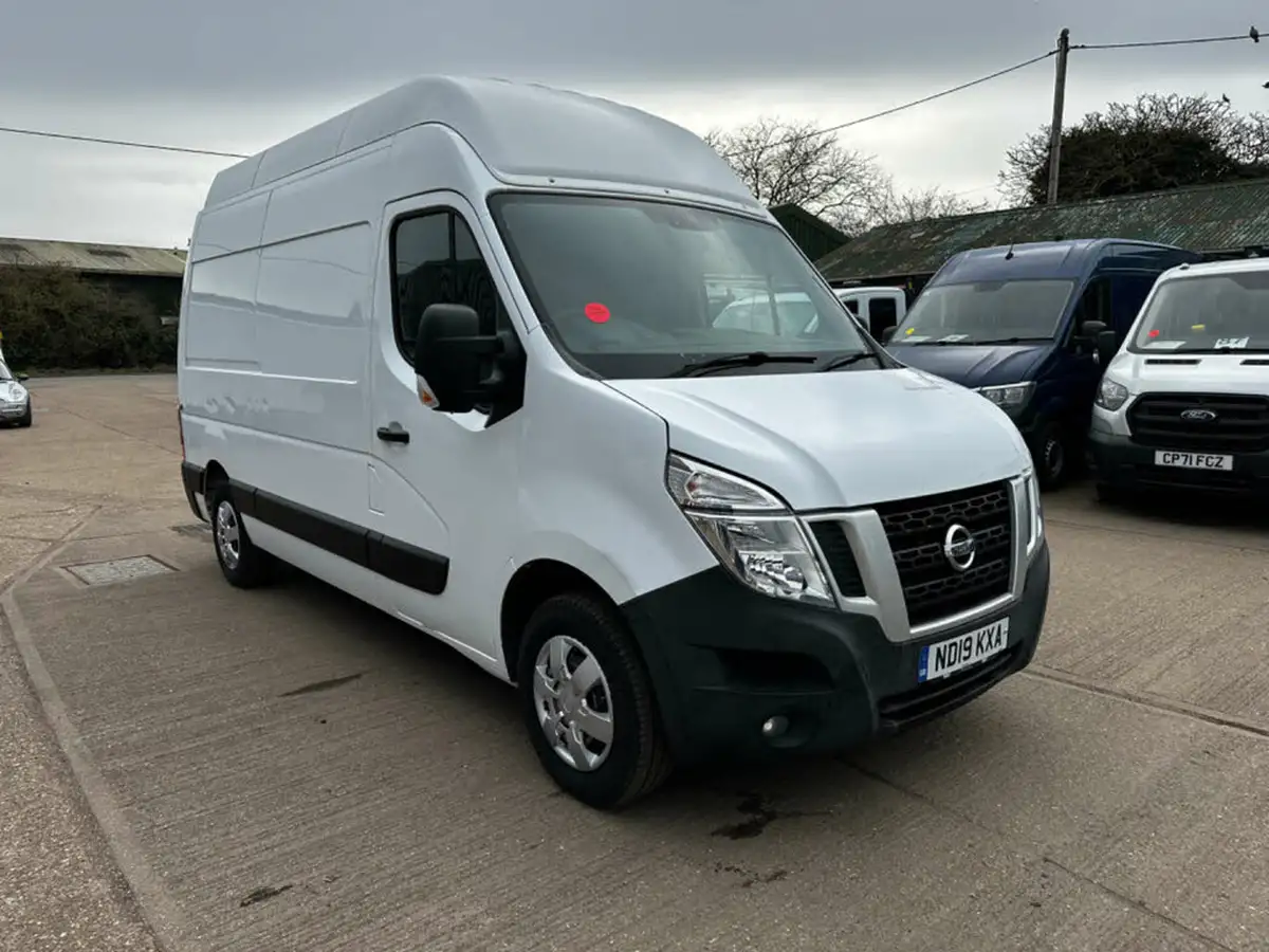 2019-nissan-nv400-23td-se-l2h3-big-2