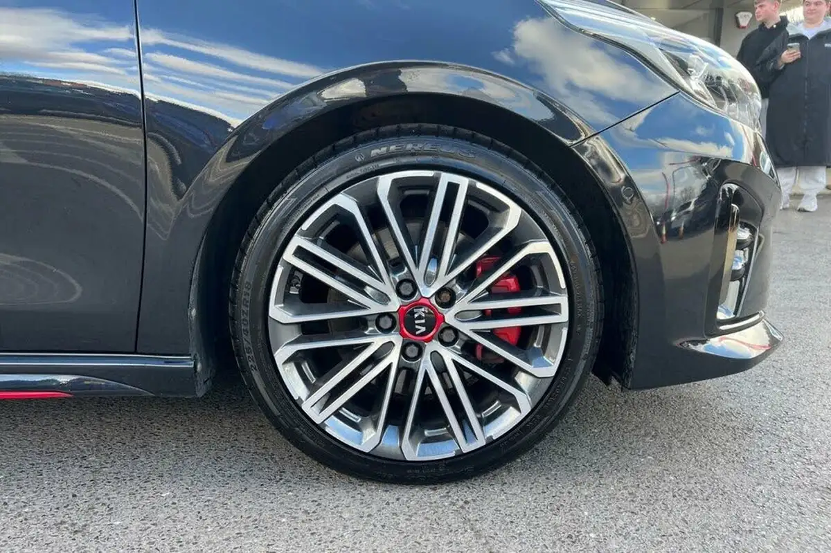 2019-kia-ceed-16-t-gdi-gt-big-13