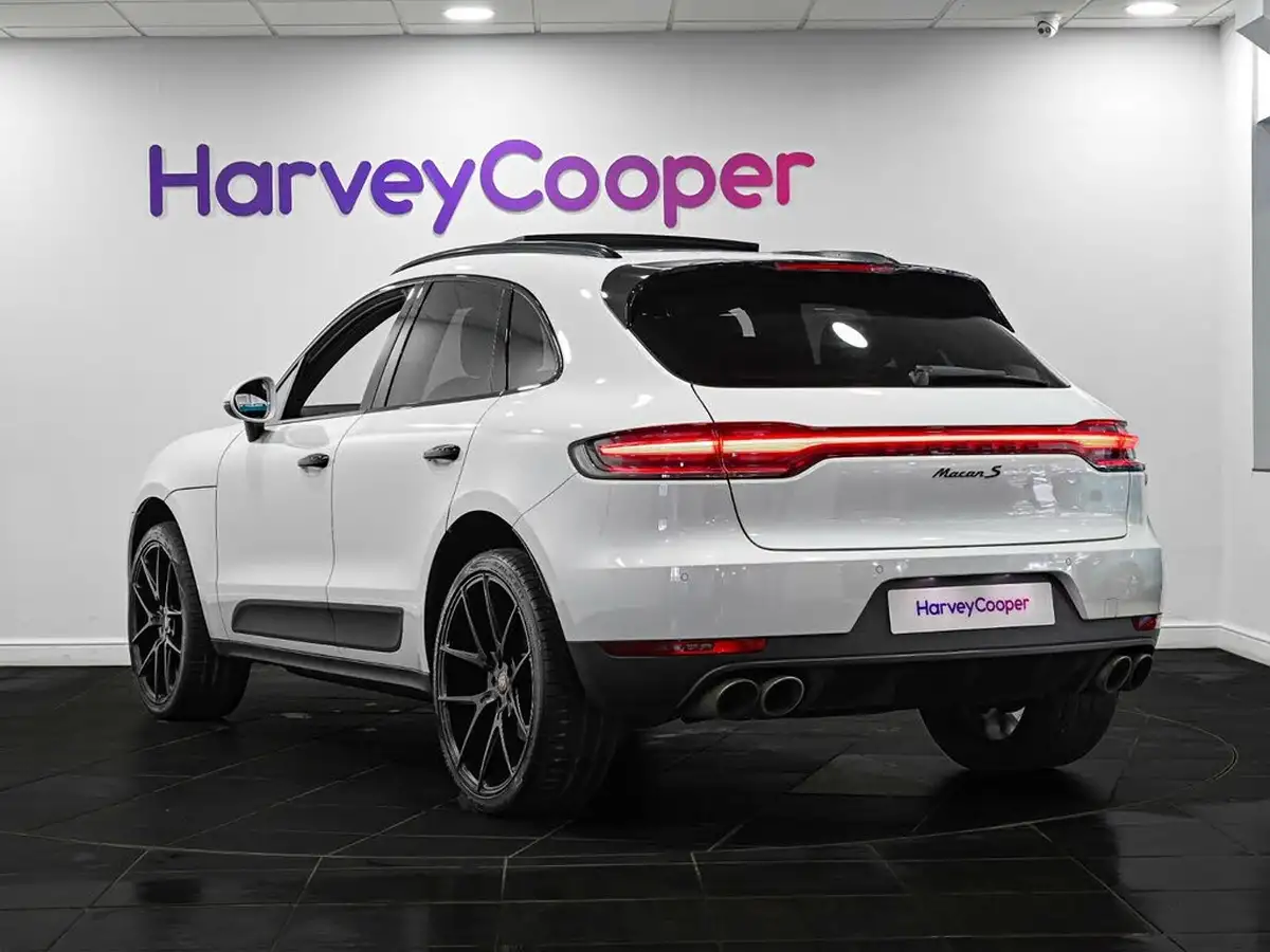 2021-porsche-macan-30-s-big-4