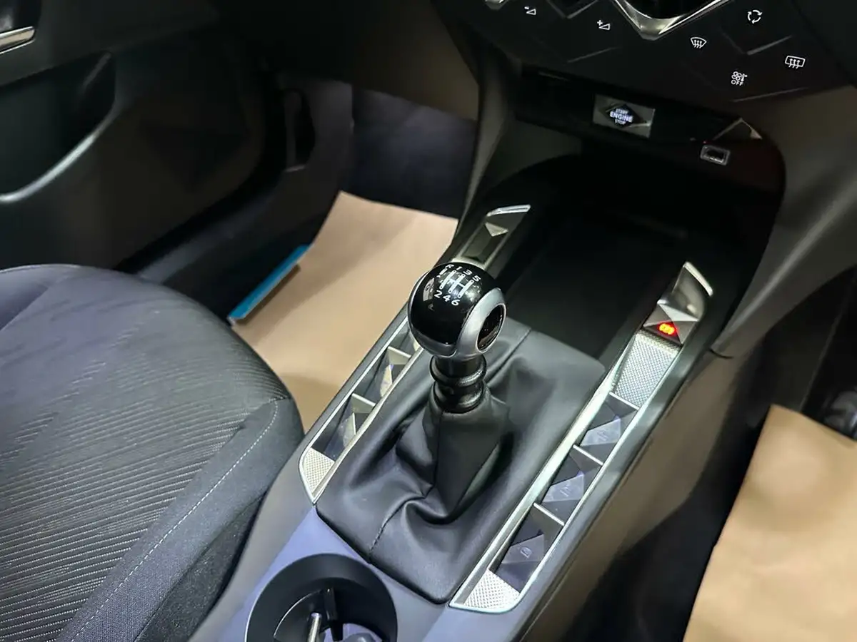 2021-ds-ds-3-crossback-12-puretech-elegance-big-14
